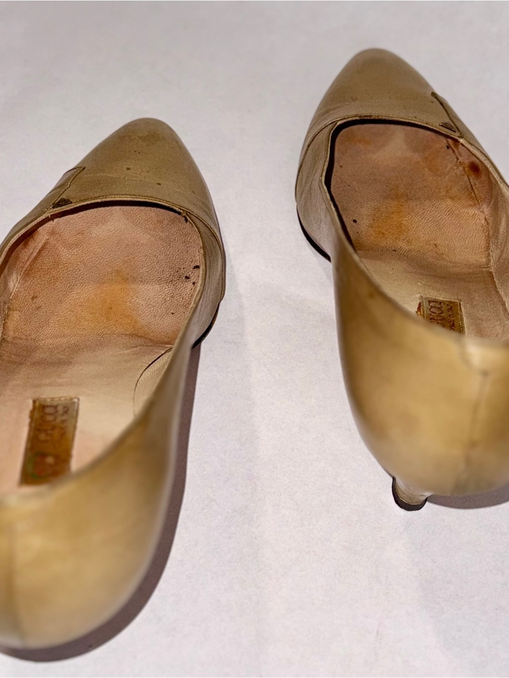 Vintage Gucci Beige Leather Pointed Pumps Italy Size 37.5 AS-IS READ DESCRIPTION - Picture 9 of 9